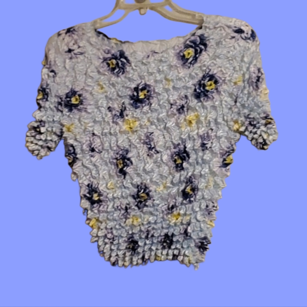 Popcorn floral shirt